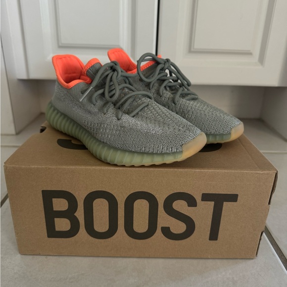 Desert Sage Yeezy Boost 350 V2 - Picture 1 of 6
